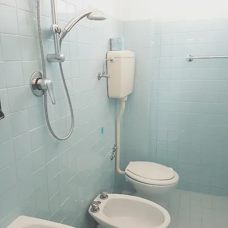 Amados 2* Римини