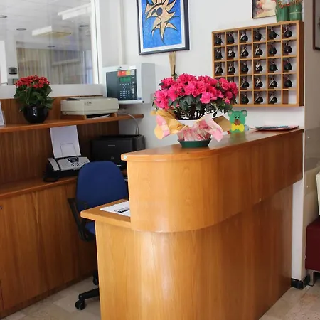 Отель Amados Римини